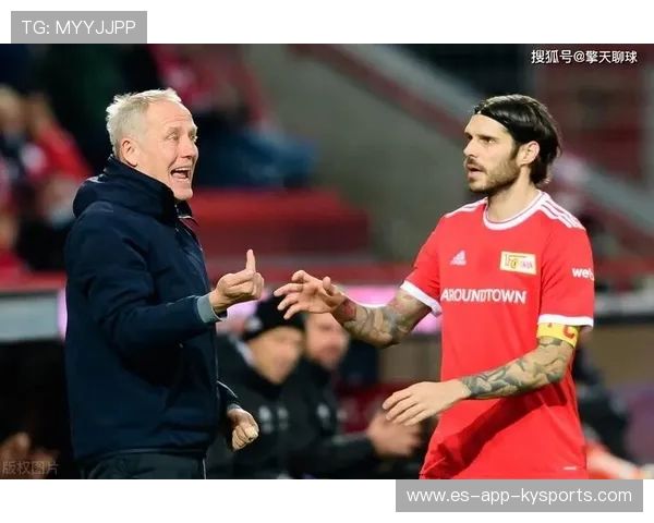 哈兰德护球稳健转身迅速推进：球场上的王者风范