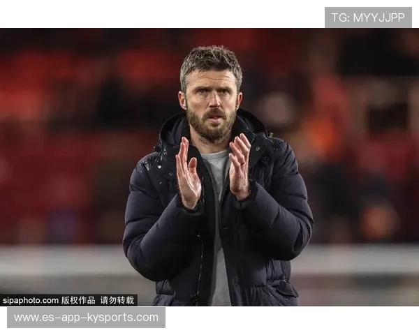 曼联主帅卡里克坚持战术理念,带队迎战热刺 曼联主帅卡里克坚持战术理念,带队迎战热刺